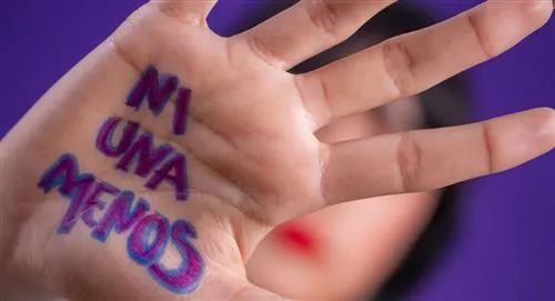 la-linea-purpura-para-exponer-un-caso-de-violencia-de-genero-en-bogota-1241405-0