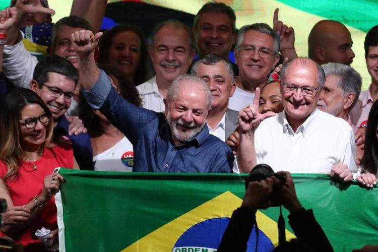 lula-celebra-su-victoria-en-las-elecciones-de-brasil.r_d.720-405-750x500