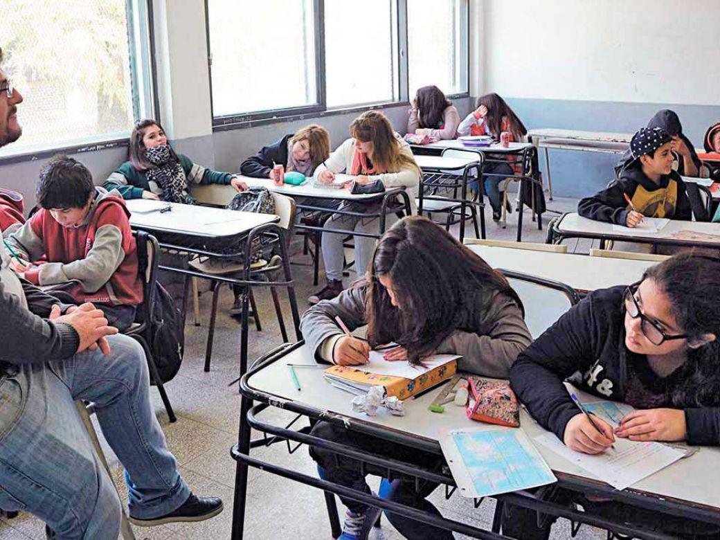 alumnos-de-secundaria-20220112-1297400